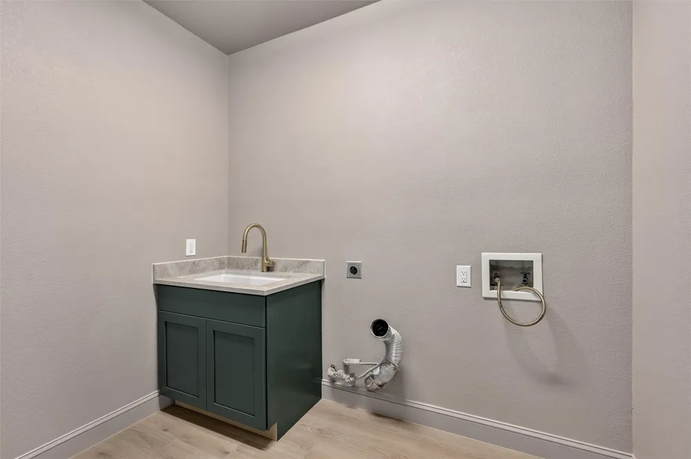 1608 Crown Point Road McKinney, TX 75072