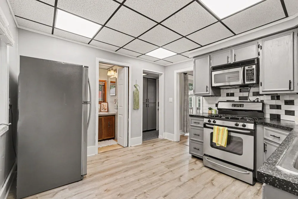 1537 Powers Avenue NW Grand Rapids City, MI 49504