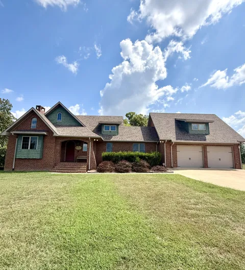 44 Westside Rd S