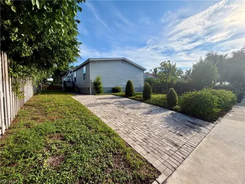 755 Ridgewood Drive