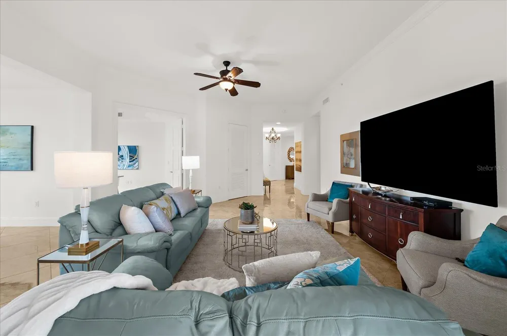 11 BAYMONT STREET #308 Clearwater Beach, FL 33767