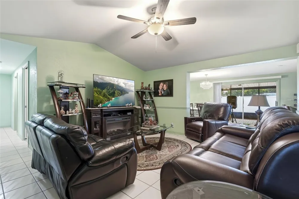 3118 RIVER COVE DRIVE Tampa, FL 33614