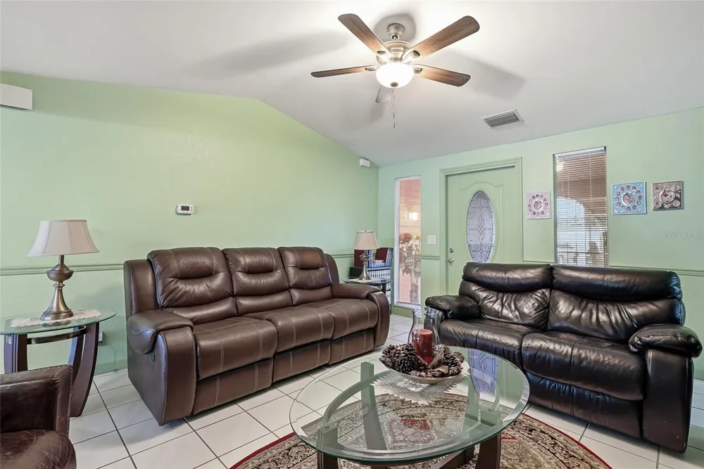 3118 RIVER COVE DRIVE Tampa, FL 33614