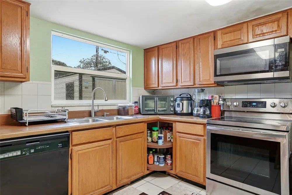 3118 RIVER COVE DRIVE Tampa, FL 33614