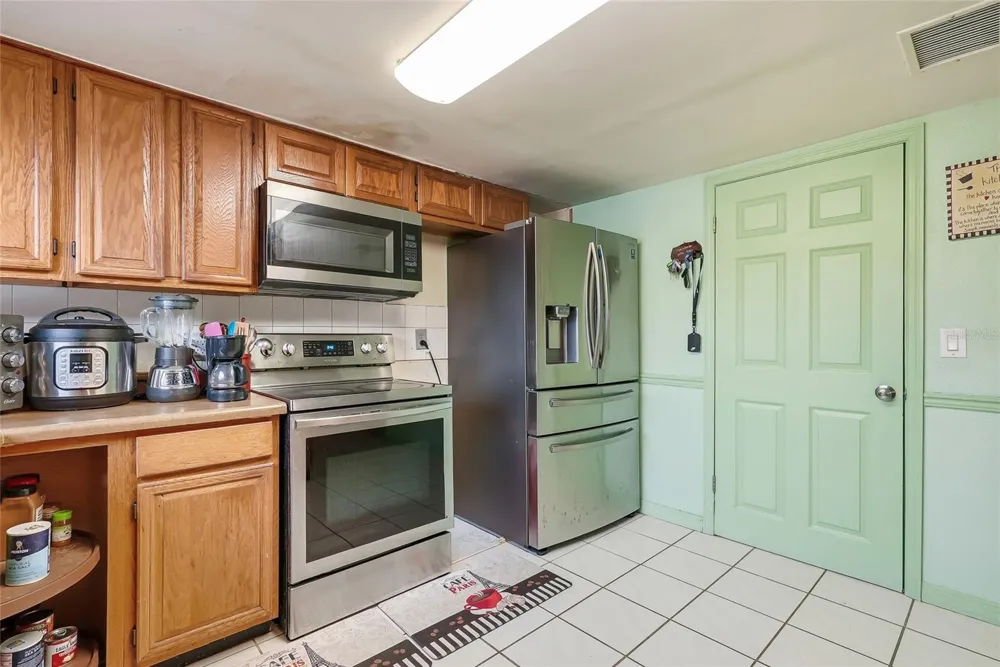 3118 RIVER COVE DRIVE Tampa, FL 33614