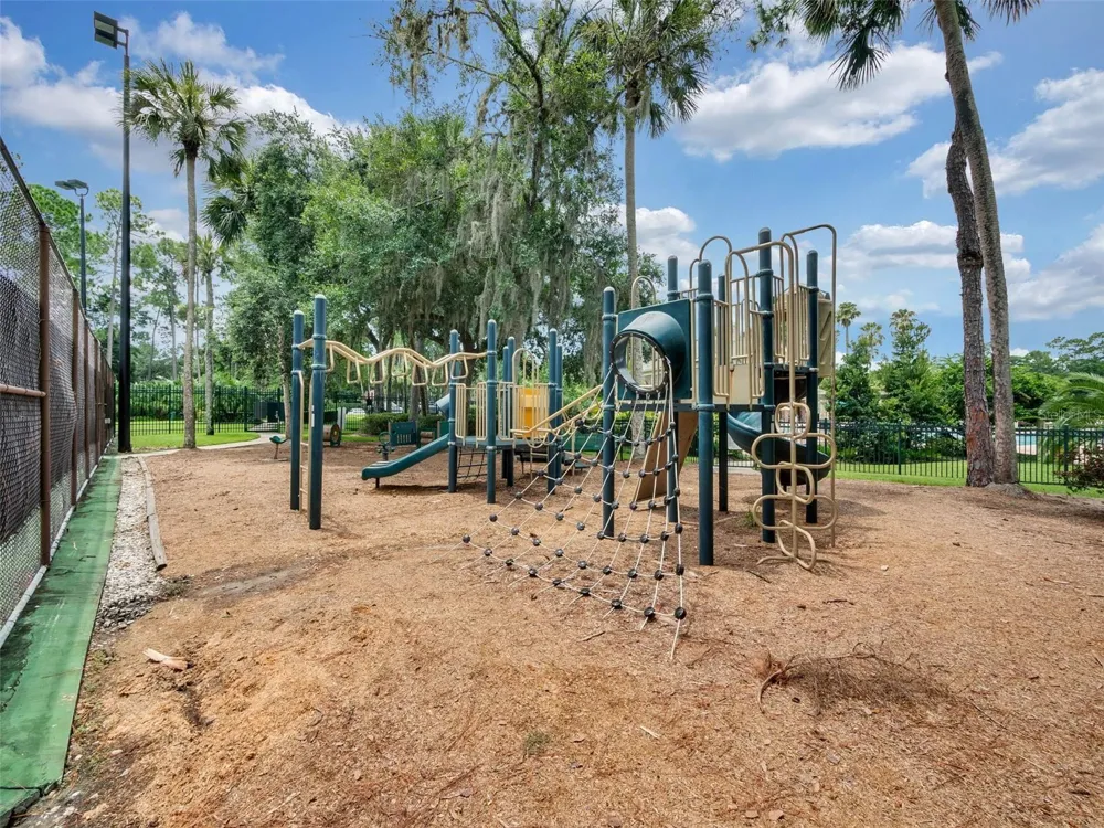590 BROADOAK LOOP Sanford, FL 32771
