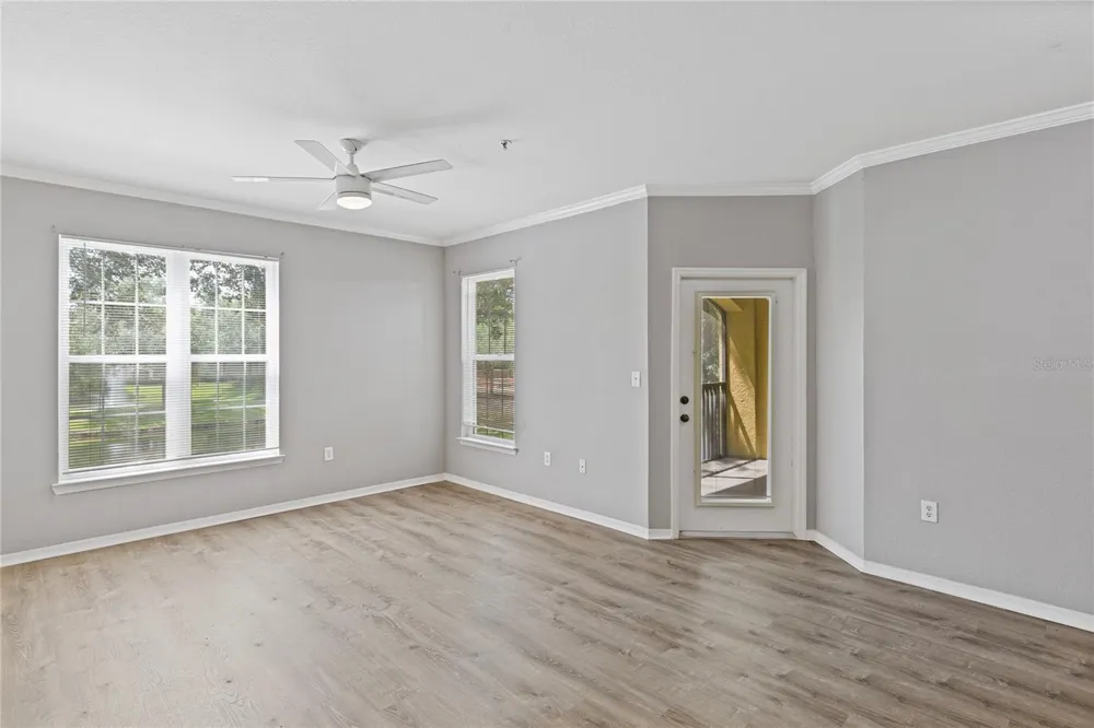 10105 COURTNEY OAKS CIRCLE #203 Tampa, FL 33619