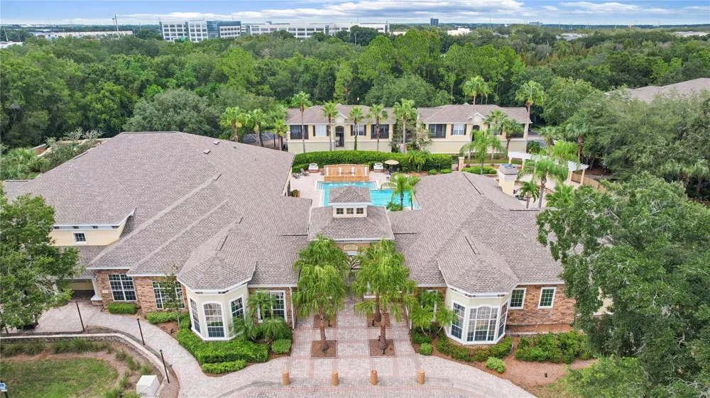 10105 COURTNEY OAKS CIRCLE #203 Tampa, FL 33619