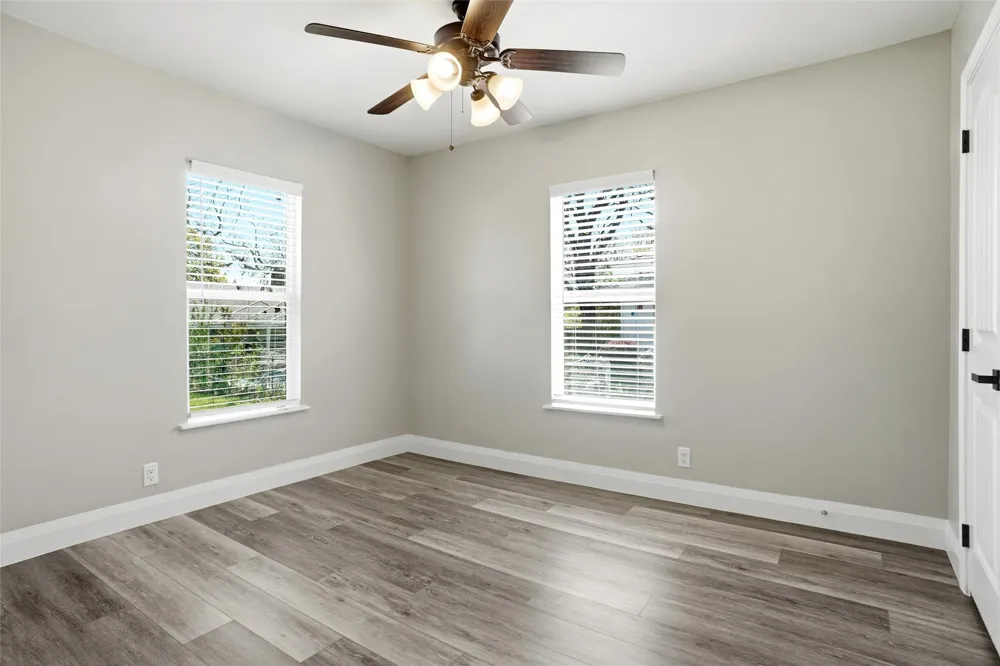 705 Vine Street Euless, TX 76040