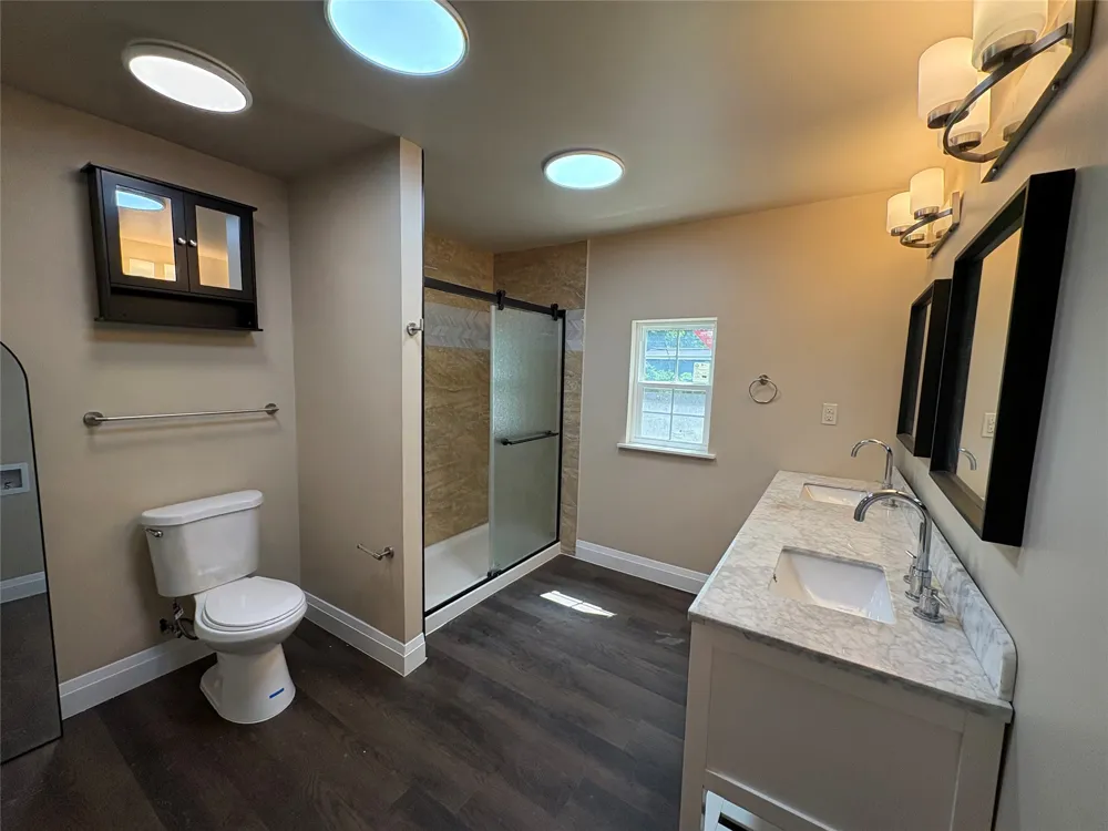 705 Vine Street Euless, TX 76040