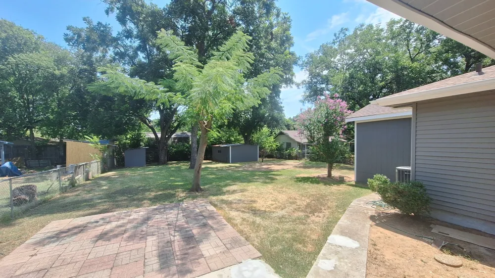 705 Vine Street Euless, TX 76040