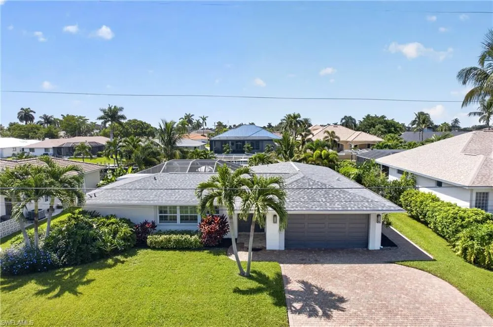 1812 SE 37th Terrace Cape Coral, FL 33904