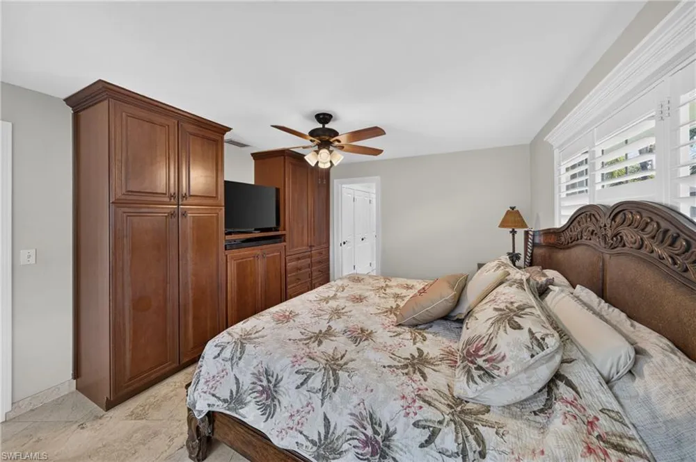 1812 SE 37th Terrace Cape Coral, FL 33904