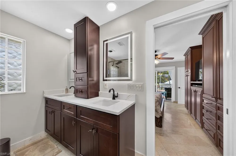 1812 SE 37th Terrace Cape Coral, FL 33904