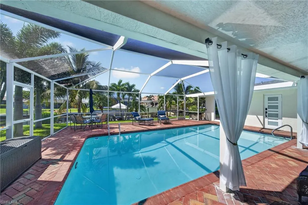 1812 SE 37th Terrace Cape Coral, FL 33904