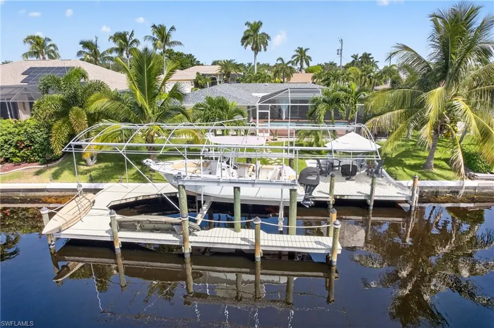 1812 SE 37th Terrace Cape Coral, FL 33904