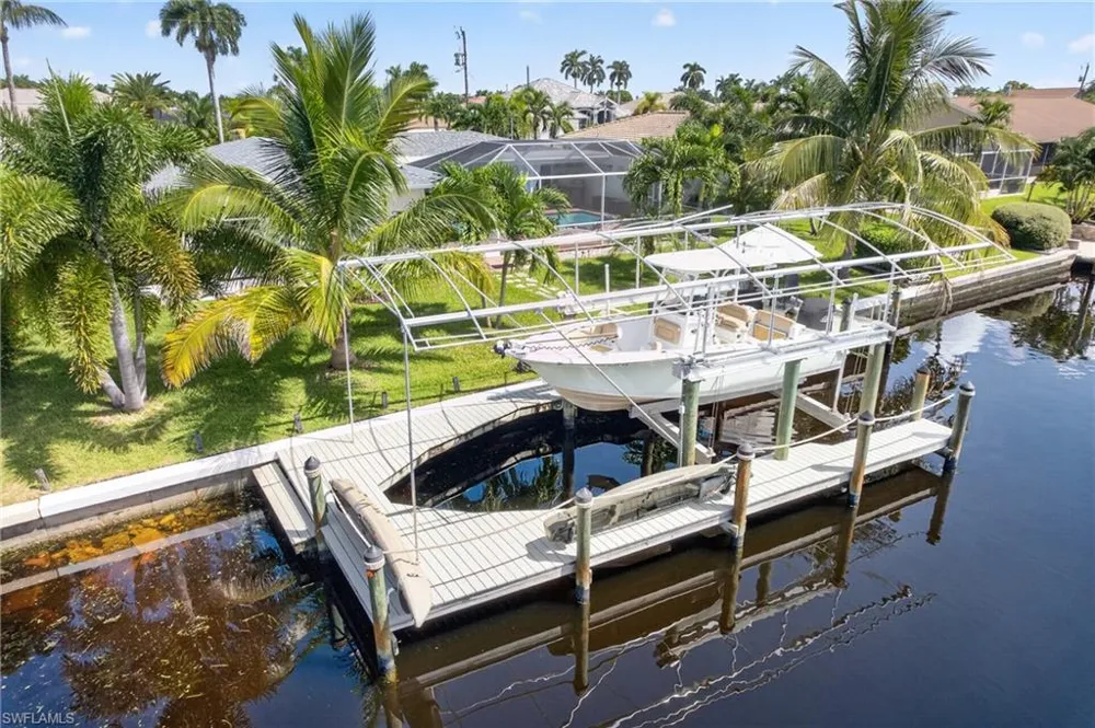 1812 SE 37th Terrace Cape Coral, FL 33904