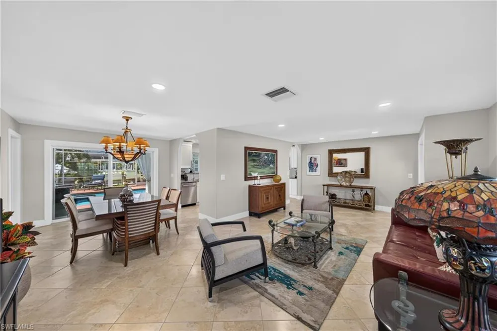 1812 SE 37th Terrace Cape Coral, FL 33904