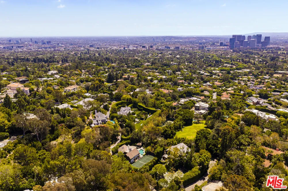 9910 Tower Lane Los Angeles, CA 90210