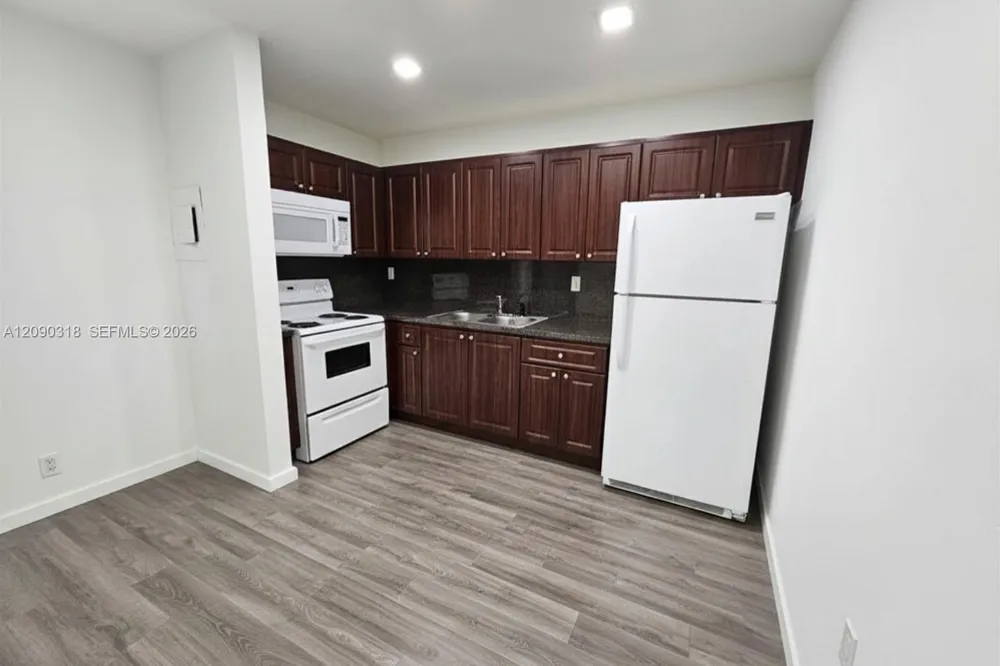 6961 W 14th Ct #103 Hialeah, FL 33014