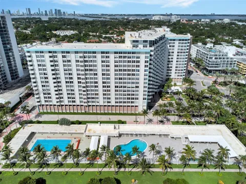 2899 Collins Ave #1216