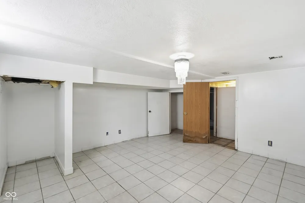 2915 Mitthoefer Road Indianapolis, IN 46229