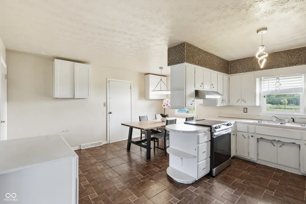 2915 Mitthoefer Road Indianapolis, IN 46229