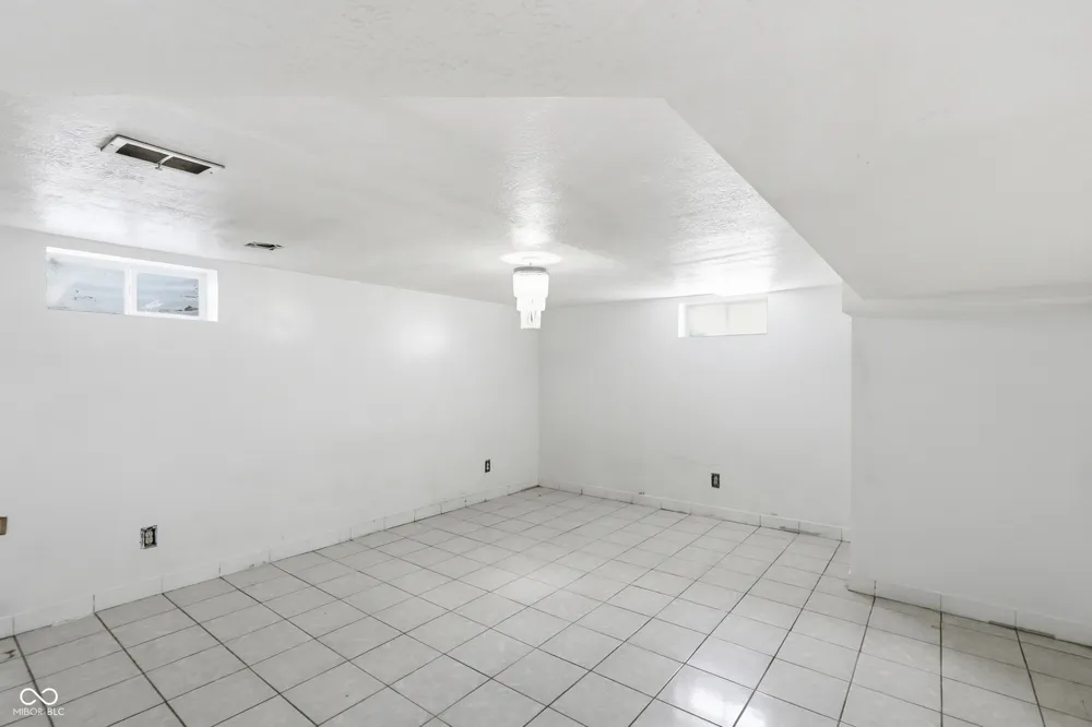 2915 Mitthoefer Road Indianapolis, IN 46229