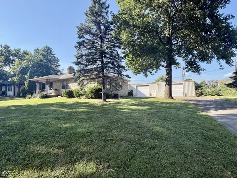 2558 E 55th Place