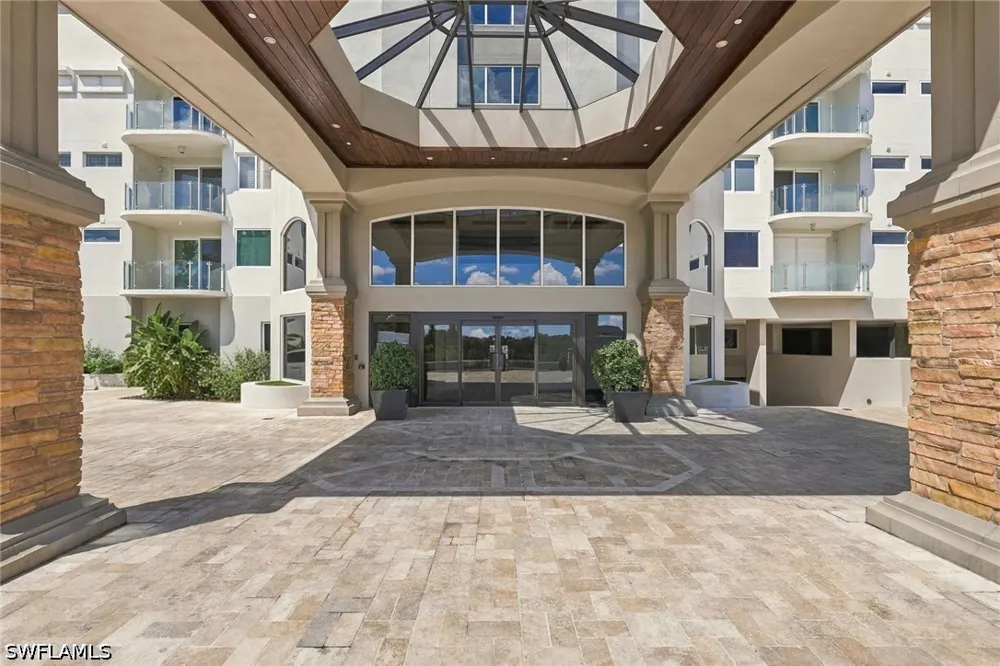 Seagate Drive #6N Naples, FL 34103