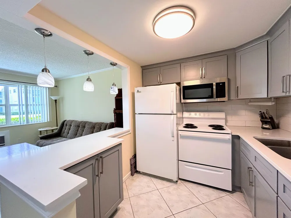 350 Horizons E #106 Boynton Beach, FL 33435