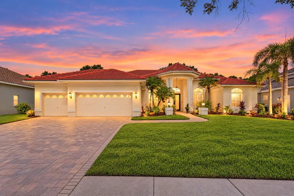 9136 HIGHLAND RIDGE WAY Tampa, FL 33647