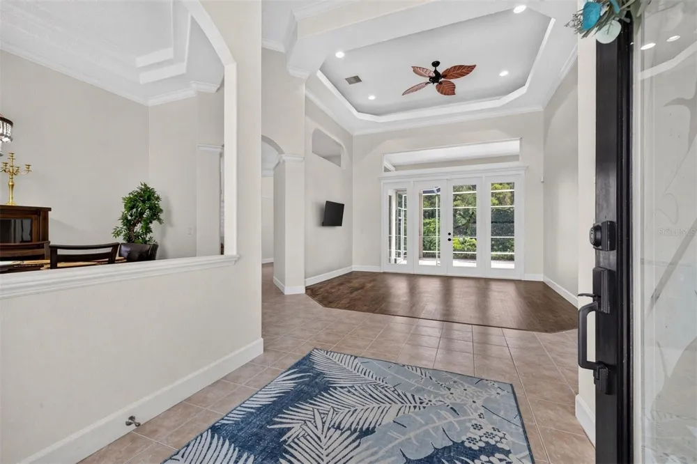9136 HIGHLAND RIDGE WAY Tampa, FL 33647