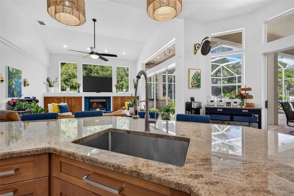 9136 HIGHLAND RIDGE WAY Tampa, FL 33647