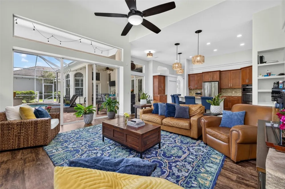 9136 HIGHLAND RIDGE WAY Tampa, FL 33647
