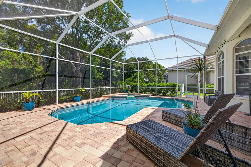 9136 HIGHLAND RIDGE WAY Tampa, FL 33647