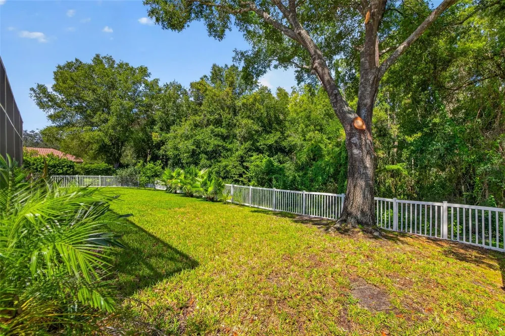 9136 HIGHLAND RIDGE WAY Tampa, FL 33647