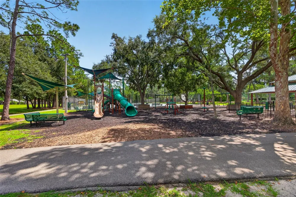 9136 HIGHLAND RIDGE WAY Tampa, FL 33647