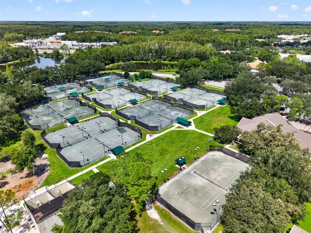 9136 HIGHLAND RIDGE WAY Tampa, FL 33647