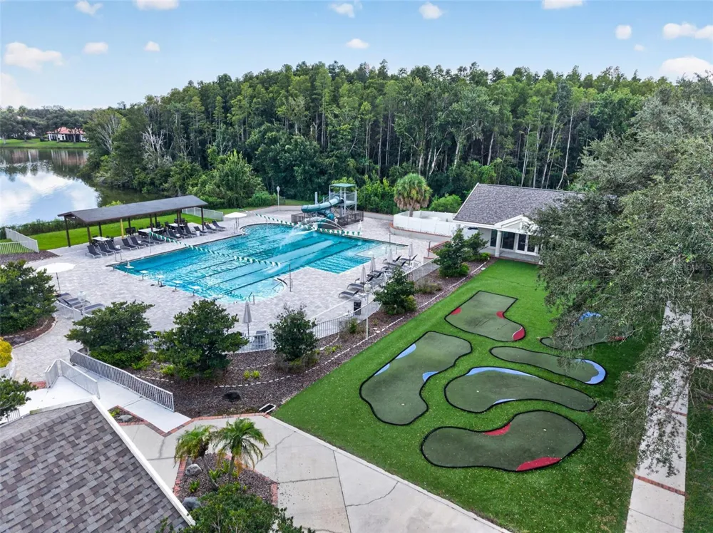 9136 HIGHLAND RIDGE WAY Tampa, FL 33647