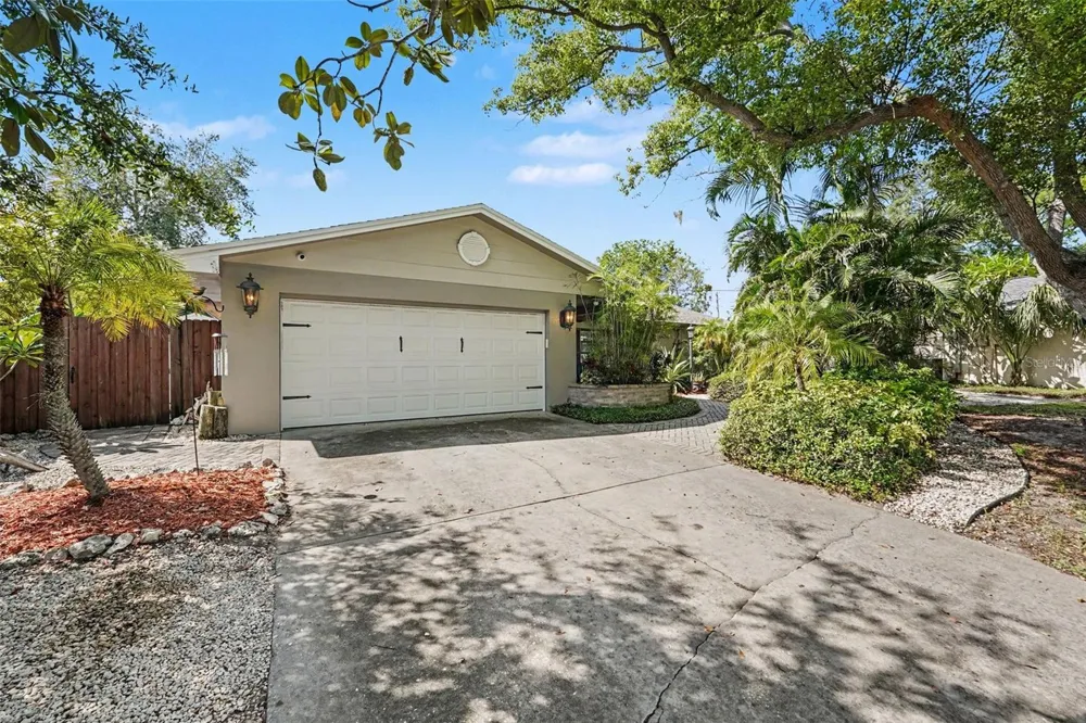 508 WHITE OAK DRIVE Tarpon Springs, FL 34689
