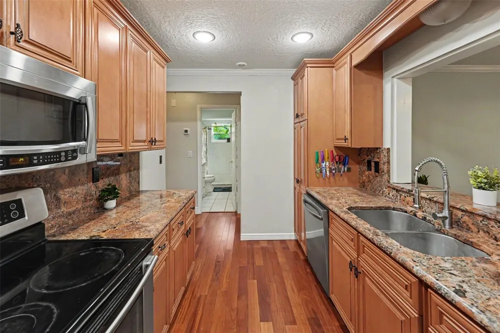 508 WHITE OAK DRIVE Tarpon Springs, FL 34689