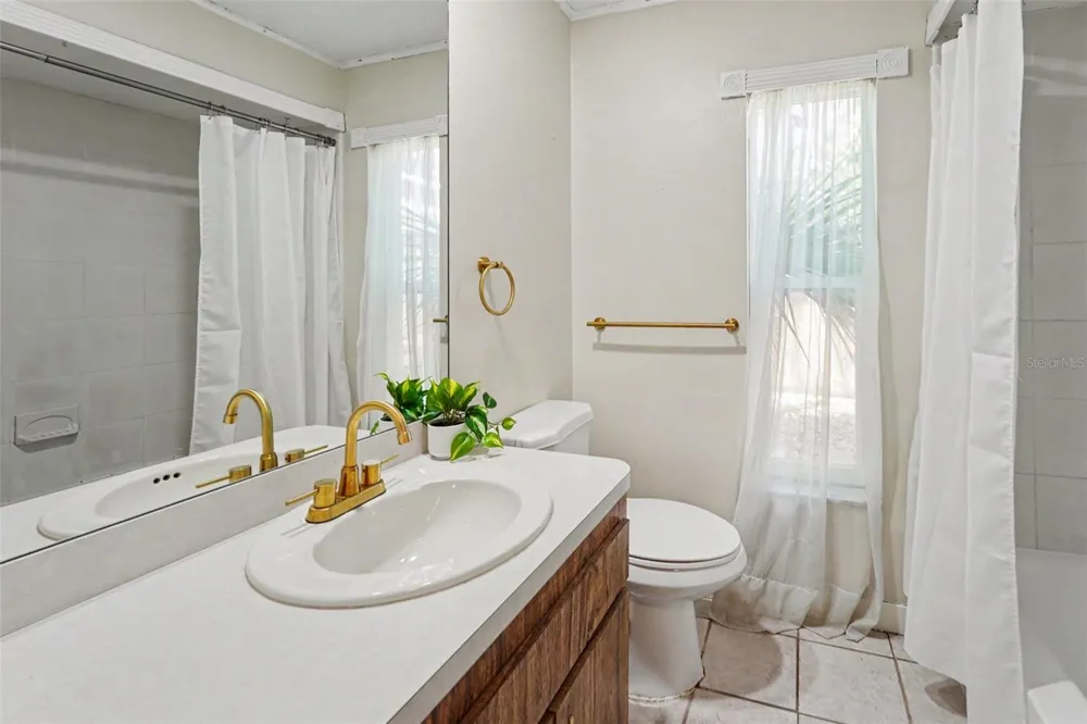 508 WHITE OAK DRIVE Tarpon Springs, FL 34689