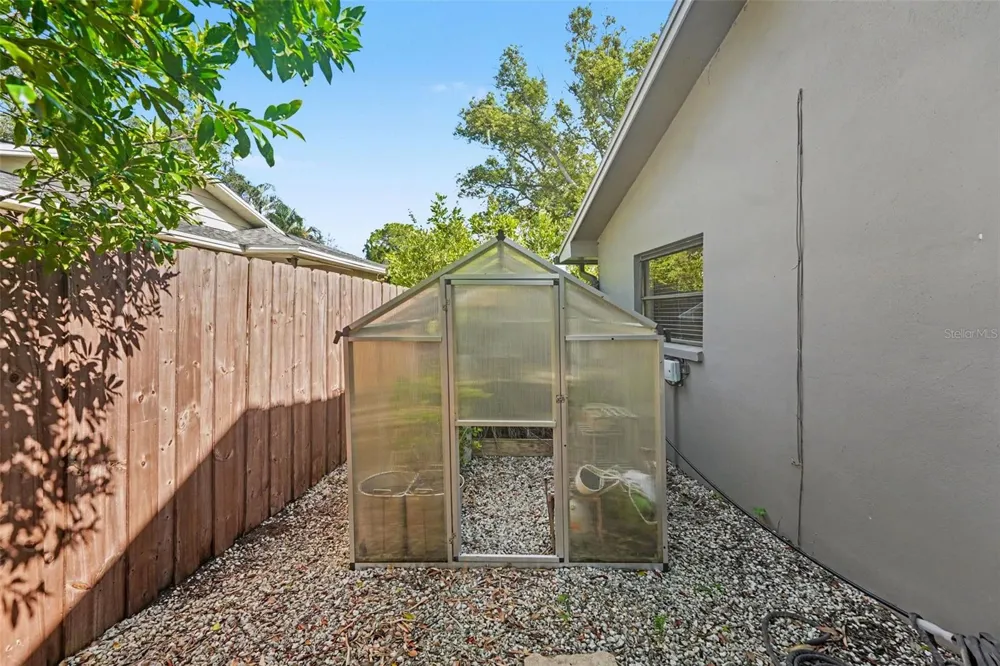 508 WHITE OAK DRIVE Tarpon Springs, FL 34689