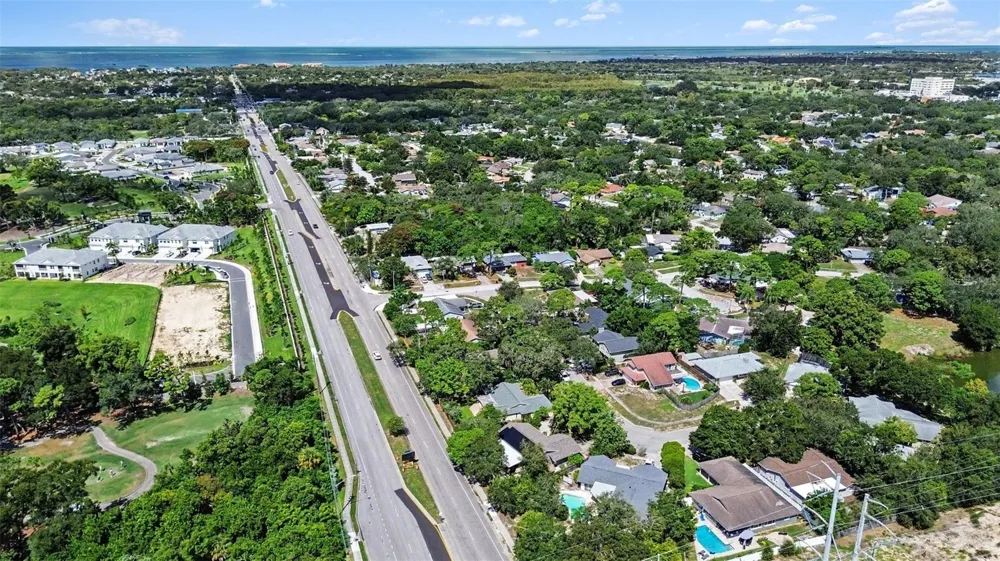508 WHITE OAK DRIVE Tarpon Springs, FL 34689