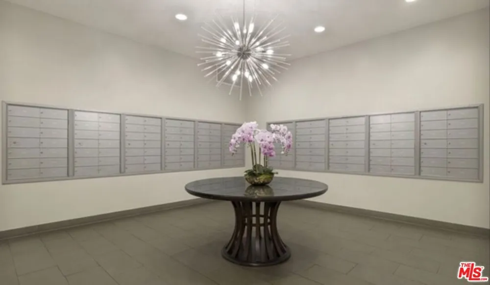 10501 Wilshire Boulevard #2206 Los Angeles, CA 90024