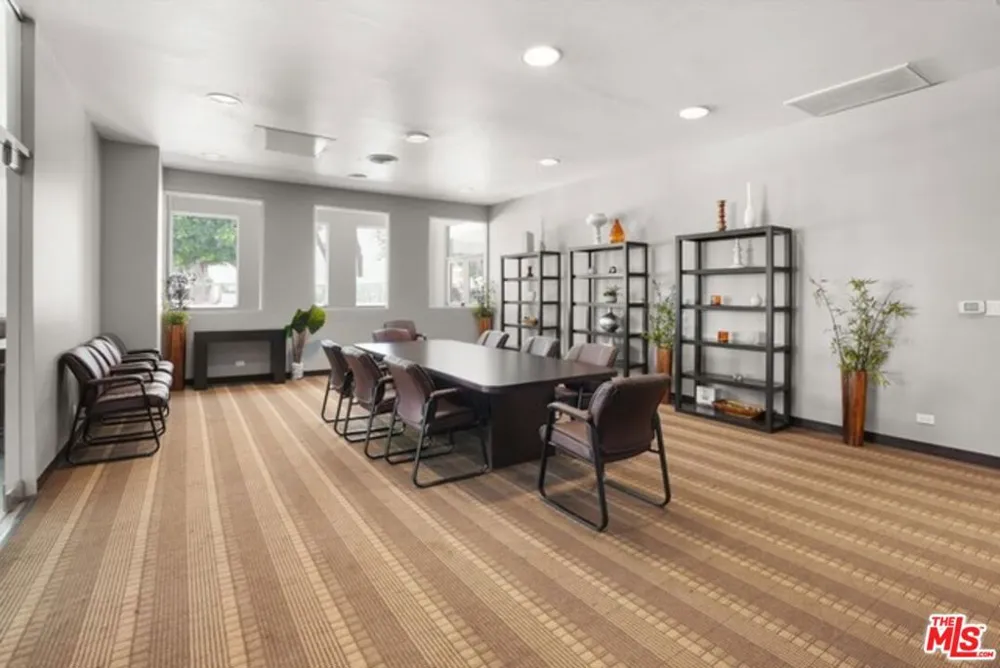 10501 Wilshire Boulevard #2206 Los Angeles, CA 90024