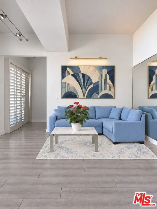 10501 Wilshire Boulevard #2206 Los Angeles, CA 90024