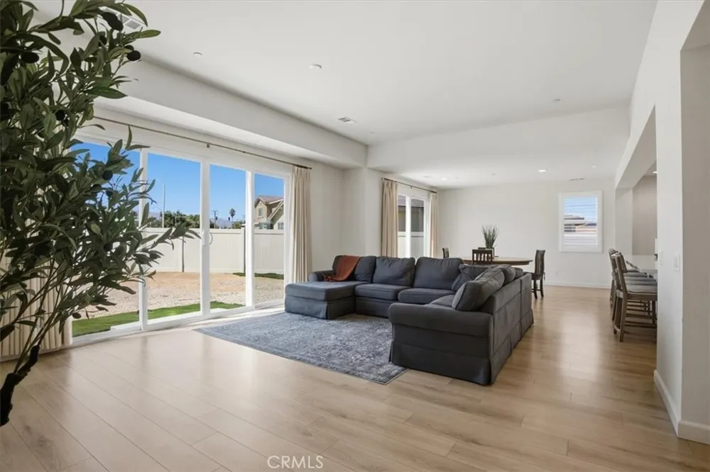 38017 Periwinkle Place Palmdale, CA 93550