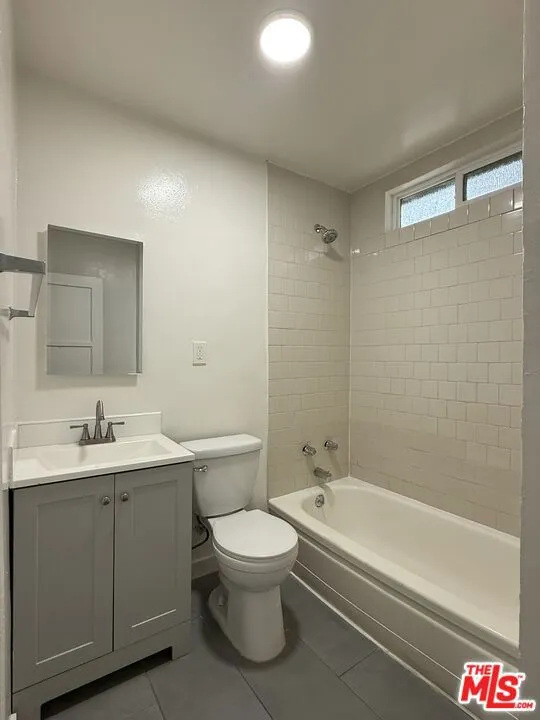 3117 W 36th Street Los Angeles, CA 90018